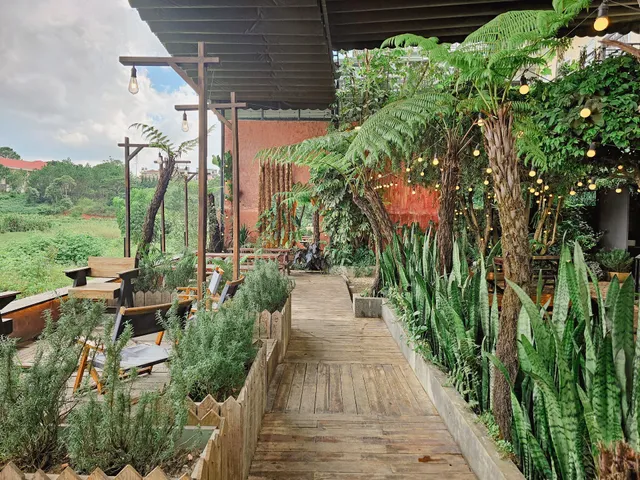 Vi-la Homestay Café