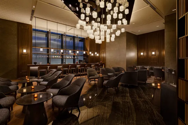 Seven Seas Lounge & Bar