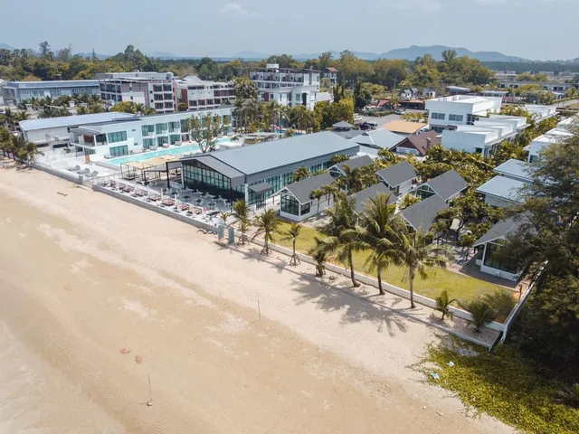 Rattanapura Beach Resort