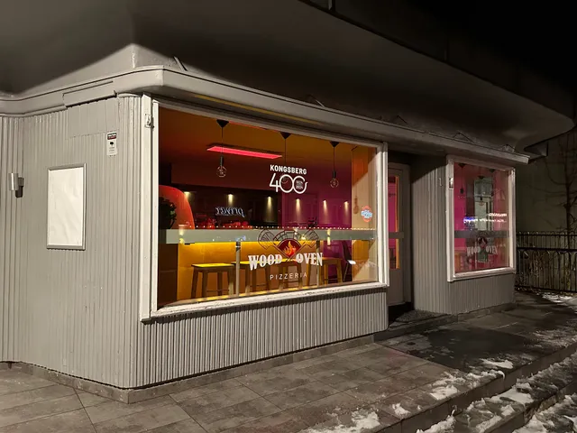 Wood Oven - PIZZERIA