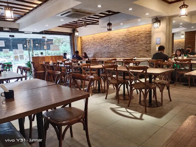 Finio Cafe & Restaurant