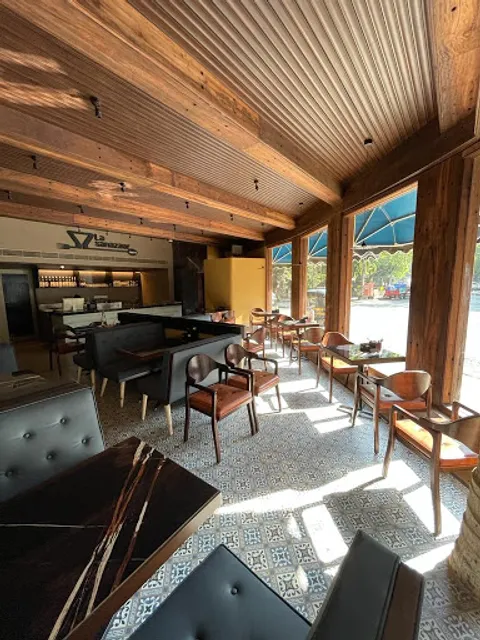 La Sanazaar Cafe