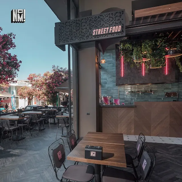 Nom street food & smashed burgers