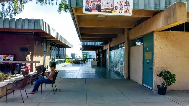 Barnsdall Arts Center