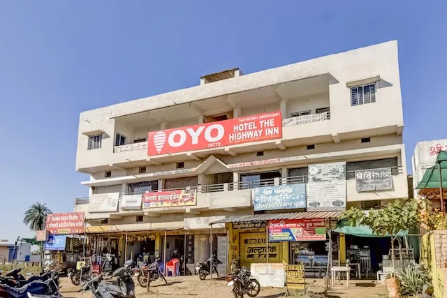 SPOT ON The Highway Inn