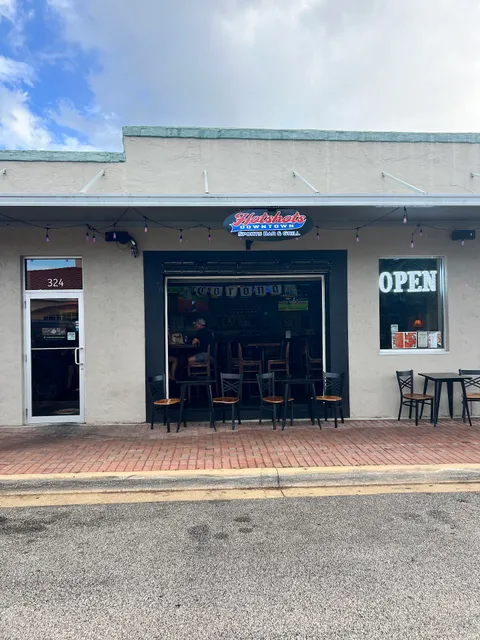 Happenings Sports Pub