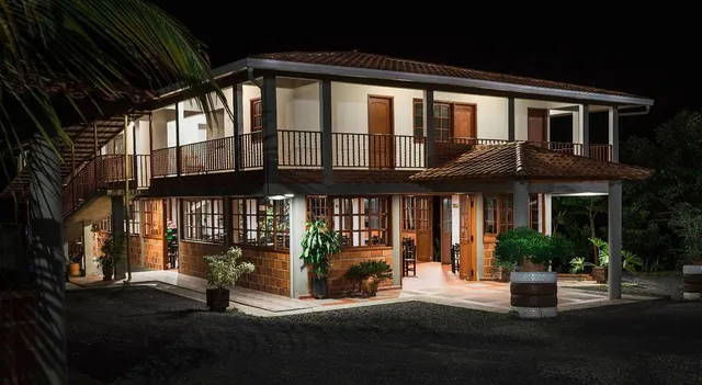 Villa Blanca Hotel Y Apicola