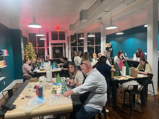 Hammer & Stain Roanoke