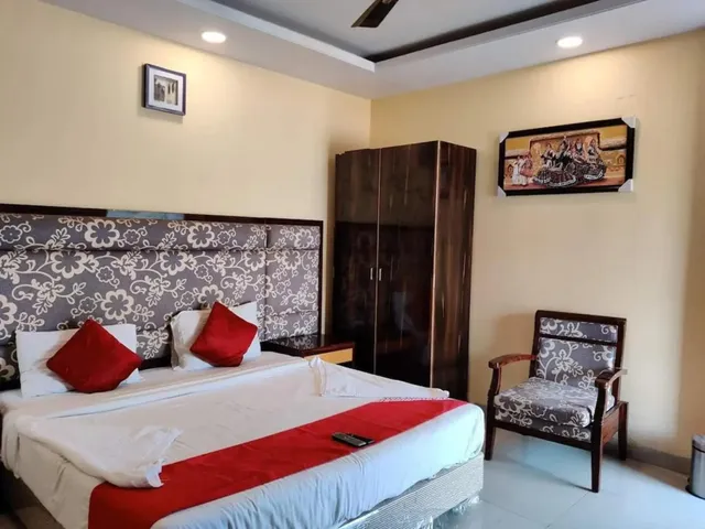 OYO 12249 Hotel Meghna Food Studio