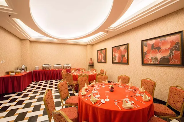 Grand City Restaurant (Merlynn Park Hotel)