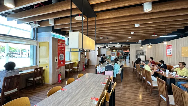 MOS BURGER HSR Tainan Shop