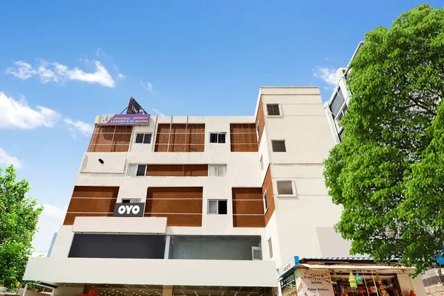 Super OYO Flagship Kompally Residency