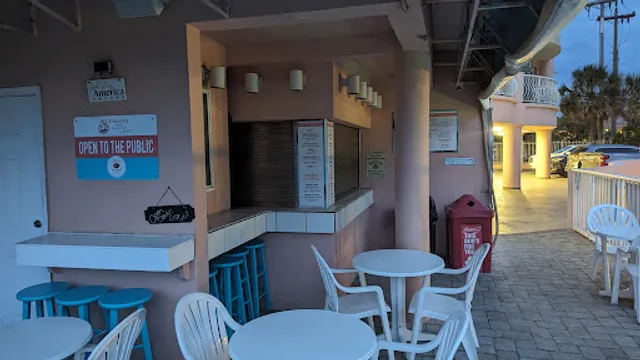 St. Clement's Beach Bar & Grill