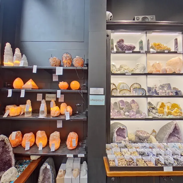 Hettie's Rock & Crystal Shop