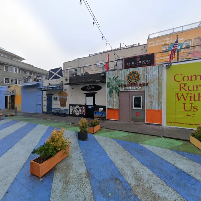 1301 Ocean Front Walk