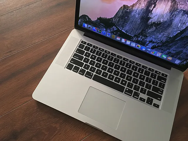 iStore by St Moritz (Apple Authorized Service Provider)