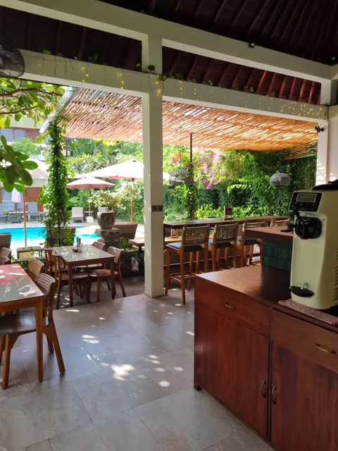 Aquamarine Restaurant & Bar