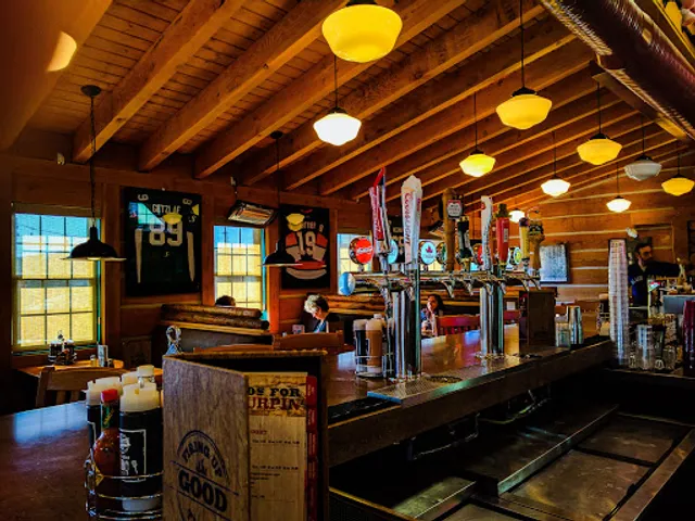 Montana’s BBQ & Bar