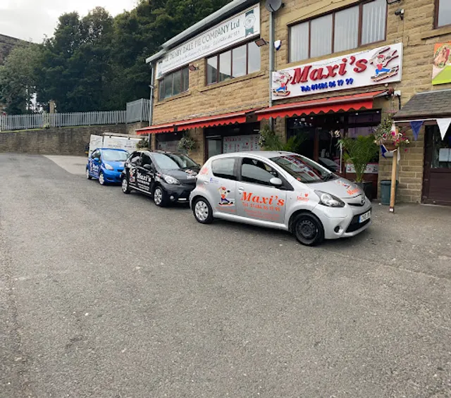 Maxis Balti and Pizza Bar