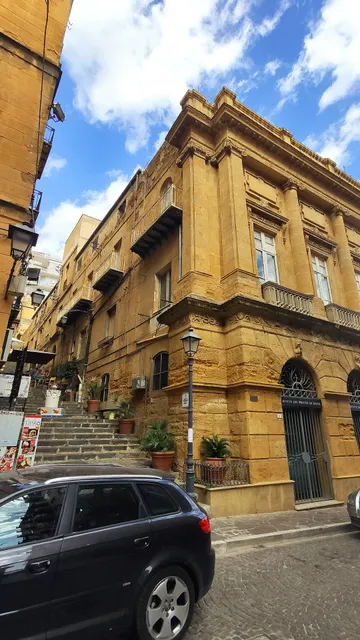 Palazzo Caratozzolo