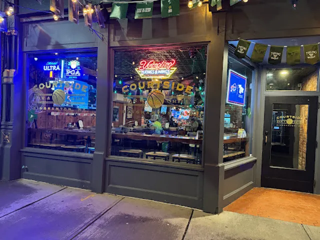 Courtside Bar & Grill