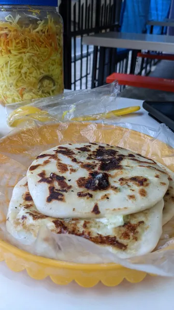 Emanuel Asados y pupusería