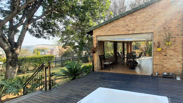 Sanctuary on Lois - (under 1km from hospital)