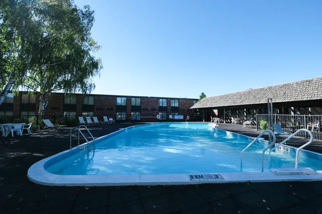 Fireside Inn & Suites Portland