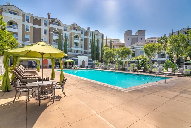 Pinnacle at MacArthur Place Apartments