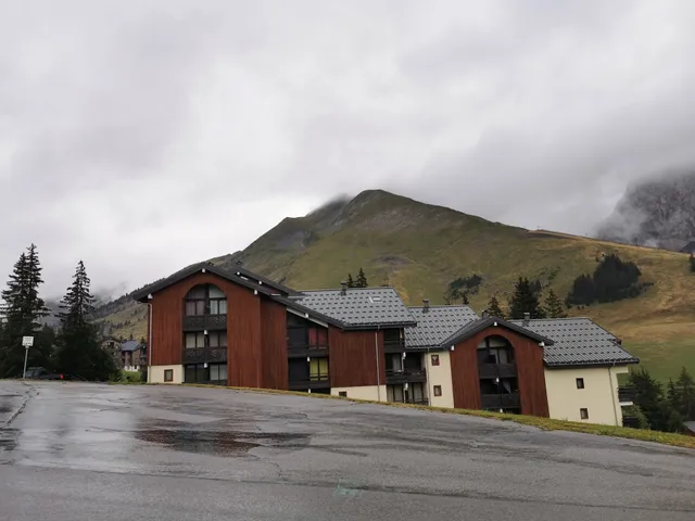 Combes Blanche 1 & 2