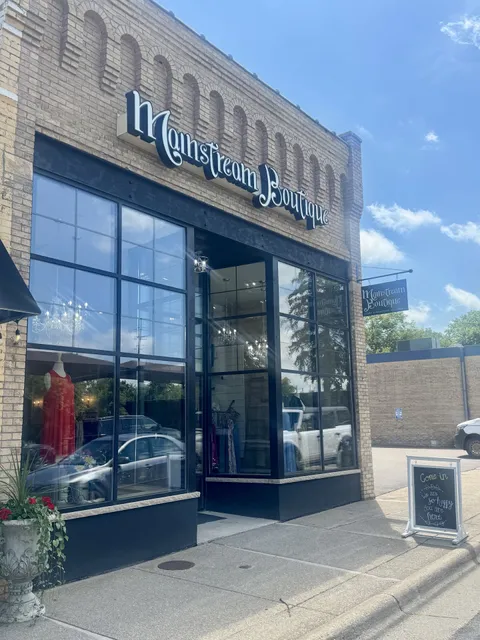 Mainstream Boutique Delano