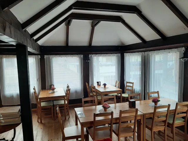 Tokaji Eater Pizzeria and Cafe