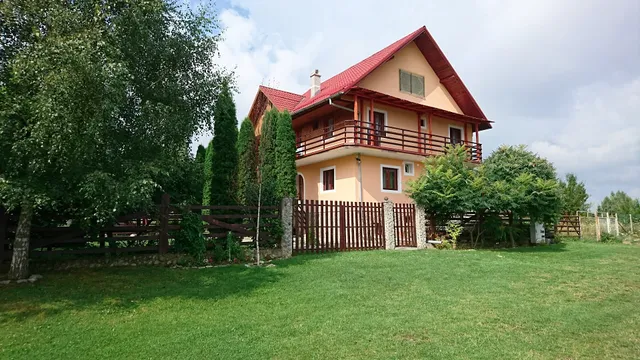 Pensiunea Rapsodia Munților