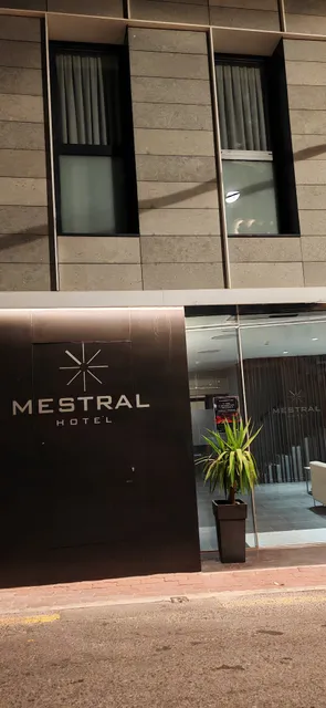 HOTEL MESTRAL