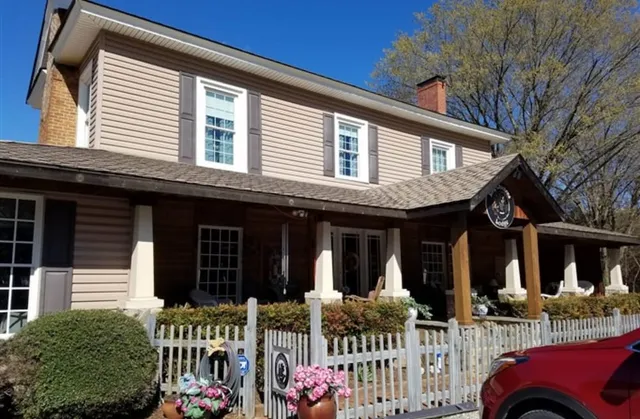 Silly Chickens Lodge