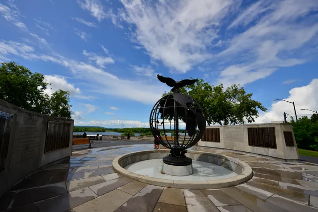 Mackenzie-Papineau Memorial