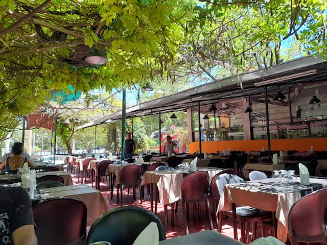 La costanera Parrilla & Pastas