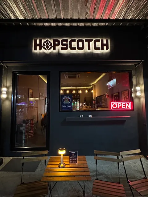 Hopscotch Bar (Draught Beer, Craft Beer, Scotch, Wine & Spirits)(เบียร์สด คราฟต์เบียร์ วิสกี้ ไวน์)