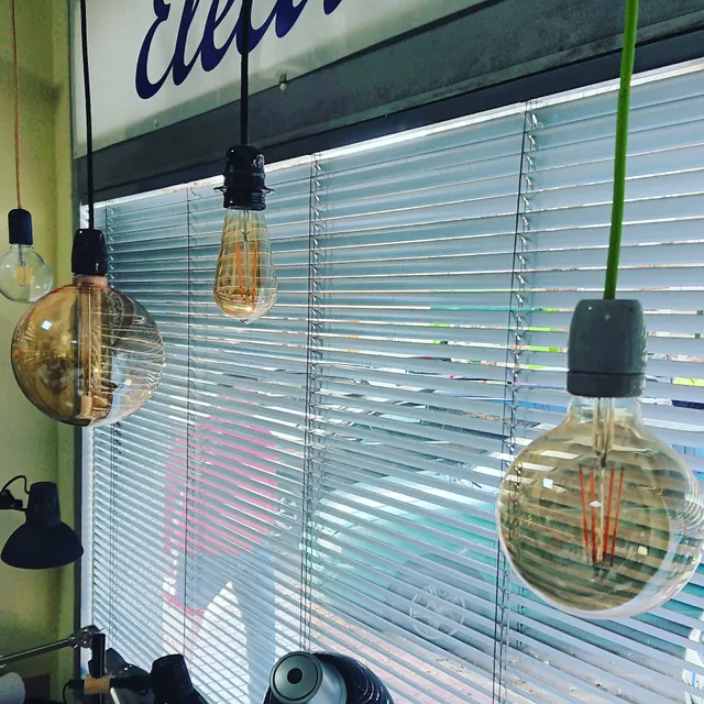 MATERIAL ELÉCTRICO E ILUMINACIÓN DE LA LLAVE