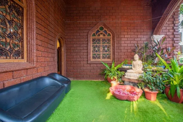 The Byke Retreat - Royal Pearl (North Goa)