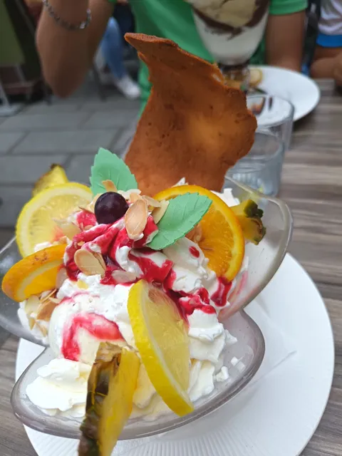 Glacier Sanchez "Intramuros"