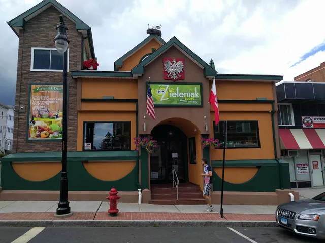 Zieleniak Deli Green Grocer