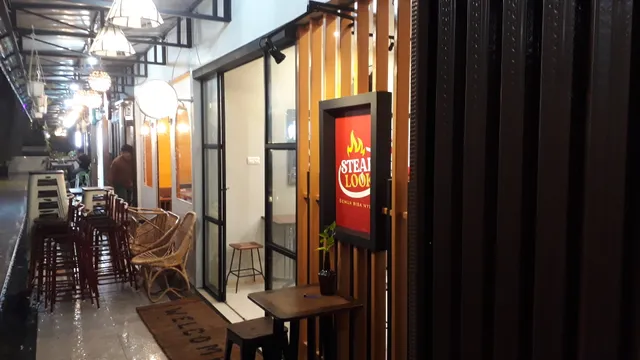 Steak Look Foodcourt