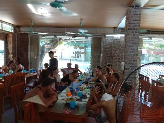 Nhà Hàng Thùy Dương