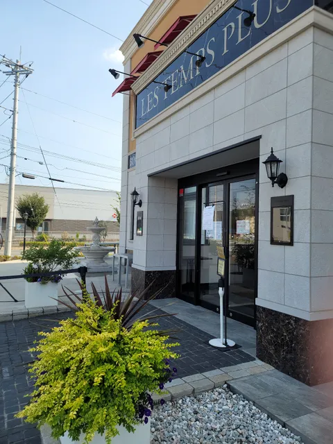 Les Temps Plus Main Store