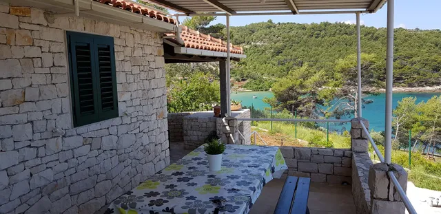 Na puntu od Lovrecine