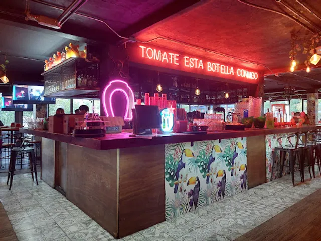 Botanero Veintiuno López Cotilla