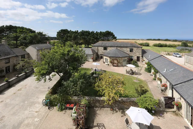 Trengove Farm Holiday Cottages