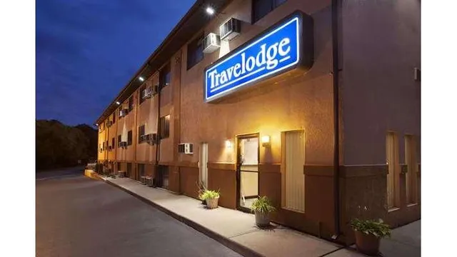 Travelodge by Wyndham La Porte/Michigan City Area