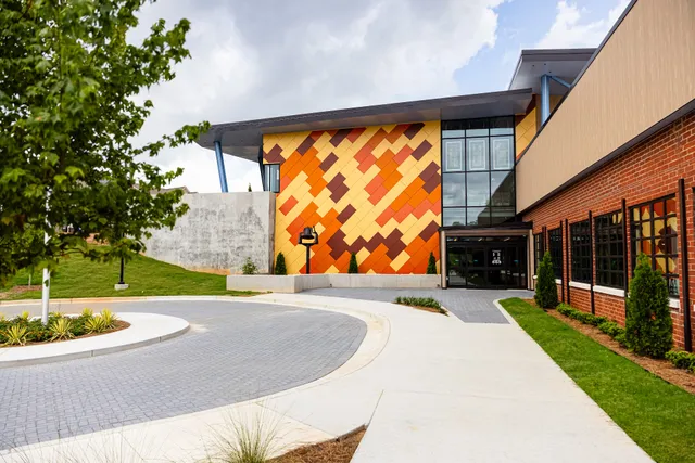 Gwinnett County Public Library - Lawrenceville Hooper-Renwick Branch